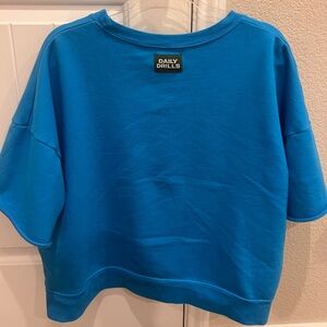 Daily Drills Cropped Sleeve Crew in Tide